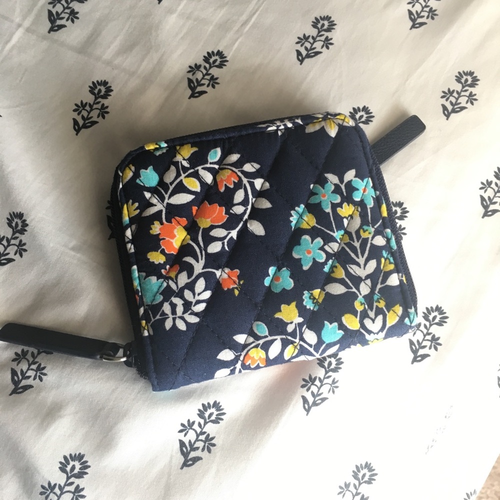 VERA BRADLEY PETITE WALLET